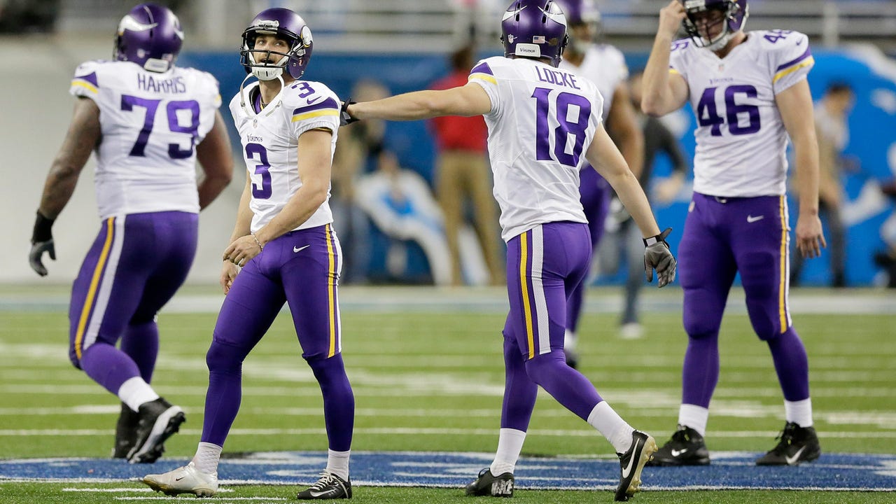 Vikings coach says kicking issues are mental, while Walsh expresses confidence